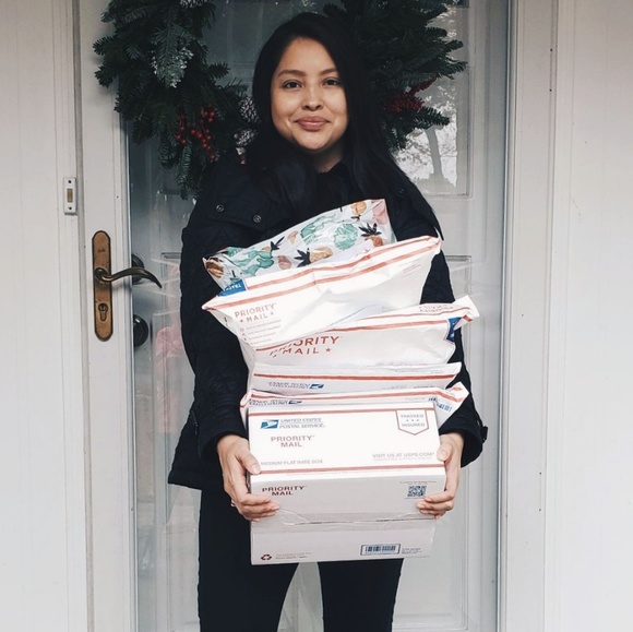 Welcome to my closet! - Picture 6 of 6